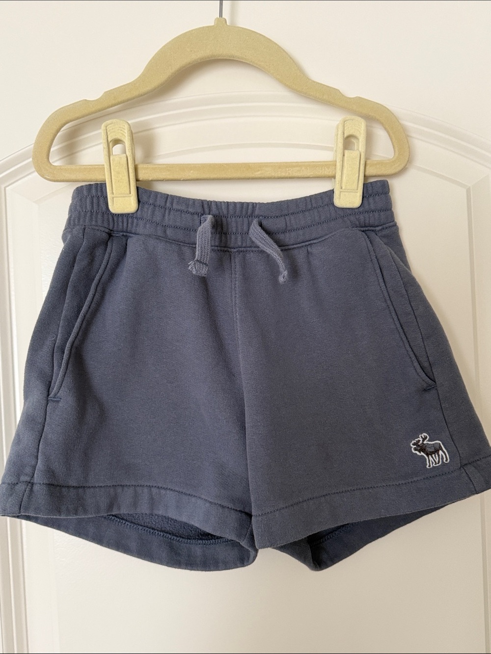 Abercrombie kids | (5/6) Boys Blue essential fleece  icon shorts